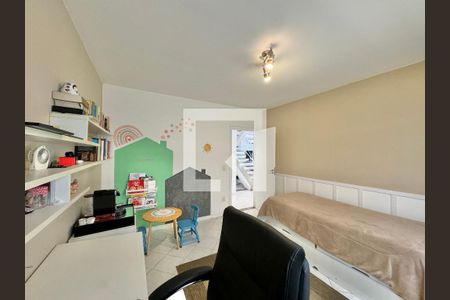 Casa de condomínio à venda com 560m², 5 quartos e 3 vagas Casa de condomínio à venda com 560m², 5 quartos e 3 vagasQuarto 3