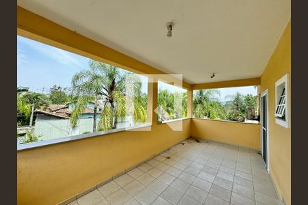 Casa de condomínio à venda com 560m², 5 quartos e 3 vagas Casa de condomínio à venda com 560m², 5 quartos e 3 vagasQuarto 1 e 2 - Varanda