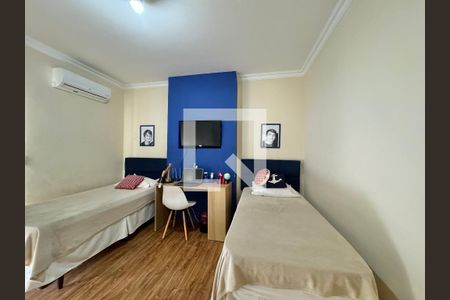 Casa de condomínio à venda com 560m², 5 quartos e 3 vagas Casa de condomínio à venda com 560m², 5 quartos e 3 vagasQuarto 2