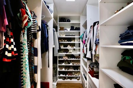 Apartamento à venda com 221m², 4 quartos e 4 vagas Apartamento à venda com 221m², 4 quartos e 4 vagasCloset do quarto 4