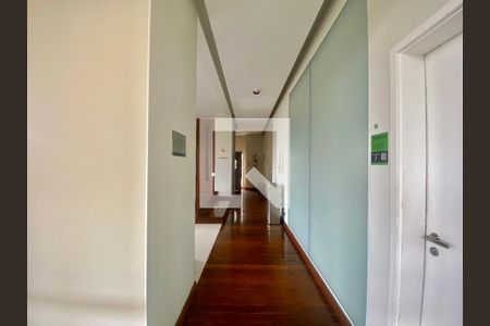 Apartamento à venda com 221m², 4 quartos e 4 vagas Apartamento à venda com 221m², 4 quartos e 4 vagasÁrea comum