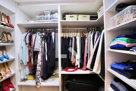 Apartamento à venda com 221m², 4 quartos e 4 vagas Apartamento à venda com 221m², 4 quartos e 4 vagasCloset do quarto 1
