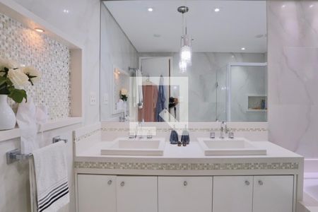 Apartamento à venda com 221m², 4 quartos e 4 vagas Apartamento à venda com 221m², 4 quartos e 4 vagasBanheiro Quarto 4