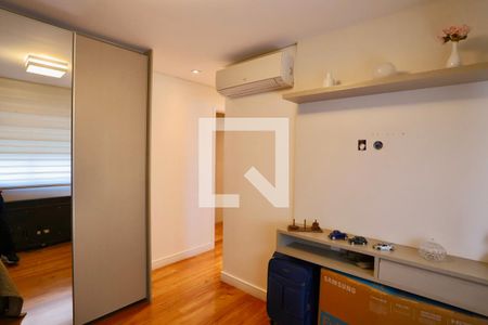 Apartamento à venda com 221m², 4 quartos e 4 vagas Apartamento à venda com 221m², 4 quartos e 4 vagasQuarto 2