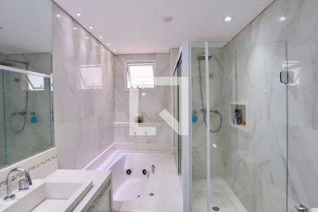 Apartamento à venda com 221m², 4 quartos e 4 vagas Apartamento à venda com 221m², 4 quartos e 4 vagasBanheiro Quarto 4