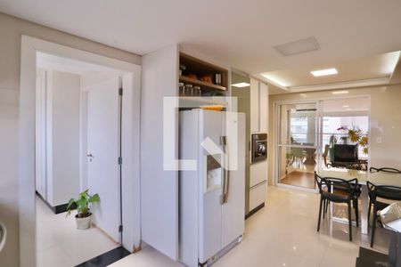 Apartamento à venda com 221m², 4 quartos e 4 vagas Apartamento à venda com 221m², 4 quartos e 4 vagasCozinha