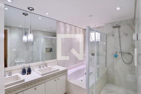 Apartamento à venda com 221m², 4 quartos e 4 vagas Apartamento à venda com 221m², 4 quartos e 4 vagasBanheiro Quarto 4