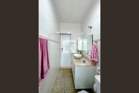 Casa à venda com 210m², 3 quartos e 5 vagasSuíte 1