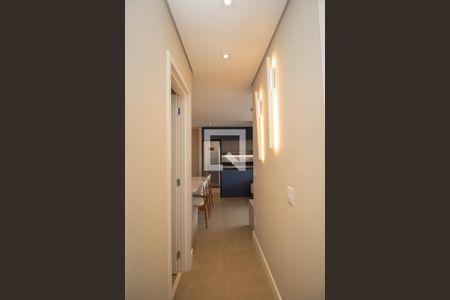 Corredor de apartamento à venda com 2 quartos, 64m² em Vila Mangalot, São Paulo