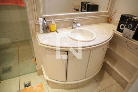 Casa de condomínio para alugar com 590m², 5 quartos e 8 vagasBanheiro