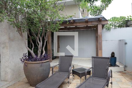 Casa de condomínio para alugar com 590m², 5 quartos e 8 vagasÁrea externa