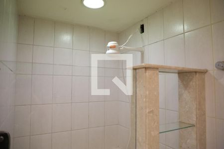 Casa de condomínio para alugar com 590m², 5 quartos e 8 vagasBanheiro