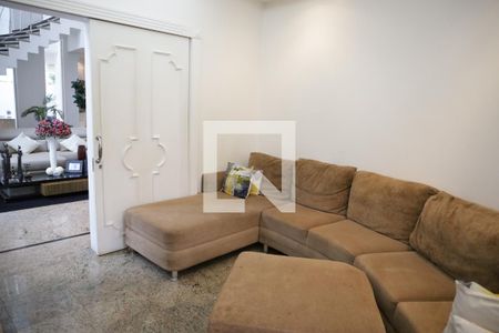 Casa de condomínio para alugar com 590m², 5 quartos e 8 vagasSala