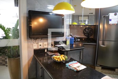 Casa de condomínio para alugar com 590m², 5 quartos e 8 vagasCozinha