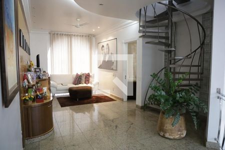 Casa de condomínio para alugar com 590m², 5 quartos e 8 vagasSala