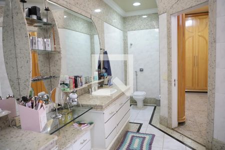 Casa de condomínio para alugar com 590m², 5 quartos e 8 vagasBanheiro