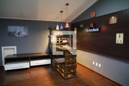 Casa de condomínio para alugar com 590m², 5 quartos e 8 vagasBar