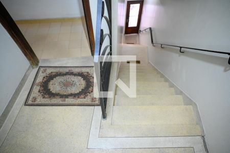 Casa à venda com 760m², 3 quartos e 2 vagasEscada