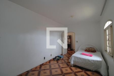 Casa à venda com 232m², 3 quartos e 8 vagasQuarto 1