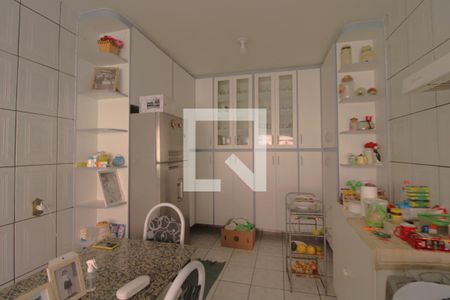 Casa à venda com 232m², 3 quartos e 8 vagasCozinha