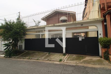 Casa à venda com 232m², 3 quartos e 8 vagasFachada