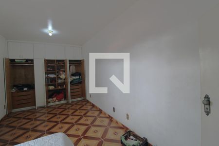 Casa à venda com 232m², 3 quartos e 8 vagasQuarto 2