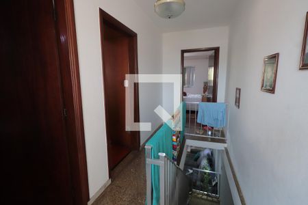 Casa à venda com 350m², 8 quartos e 3 vagasCorredor