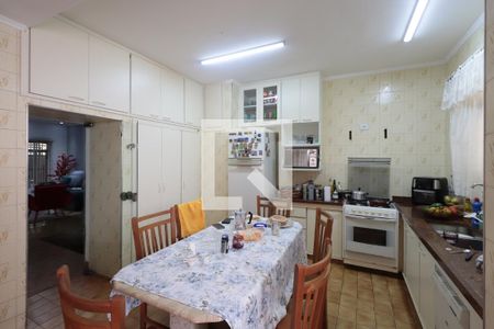 Casa à venda com 350m², 8 quartos e 3 vagasCozinha