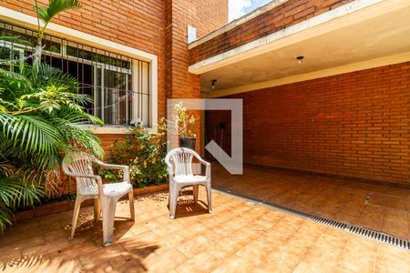 Casa à venda com 169m², 3 quartos e 2 vagas Casa à venda com 169m², 3 quartos e 2 vagasQuintal