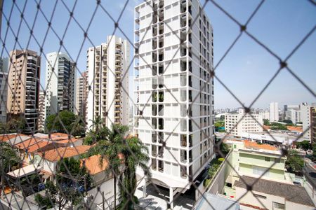 Apartamento à venda com 167m², 4 quartos e 2 vagas Apartamento à venda com 167m², 4 quartos e 2 vagasVista da Suíte 2
