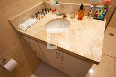 Apartamento à venda com 167m², 4 quartos e 2 vagas Apartamento à venda com 167m², 4 quartos e 2 vagasBanheiro Social