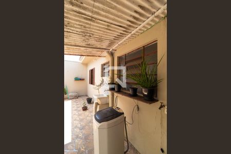 Casa à venda com 220m², 4 quartos e 3 vagas Casa à venda com 220m², 4 quartos e 3 vagasÁrea de Serviço da Casa 02