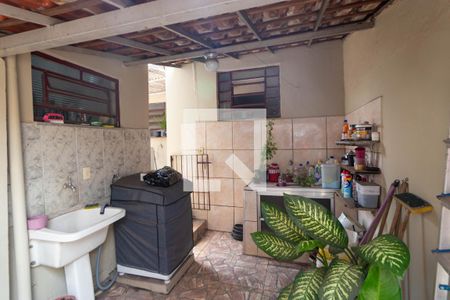 Casa à venda com 220m², 4 quartos e 3 vagas Casa à venda com 220m², 4 quartos e 3 vagasÁrea de Serviço