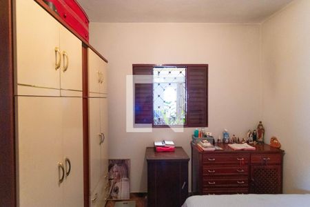 Casa à venda com 220m², 4 quartos e 3 vagas Casa à venda com 220m², 4 quartos e 3 vagasQuarto 01