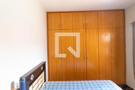 Casa à venda com 220m², 4 quartos e 3 vagas Casa à venda com 220m², 4 quartos e 3 vagasQuarto 02