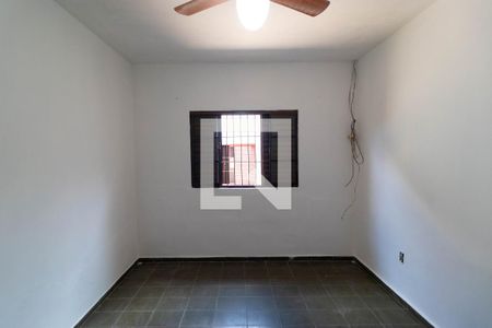 Casa à venda com 220m², 4 quartos e 3 vagas Casa à venda com 220m², 4 quartos e 3 vagasQuarto da Casa 02