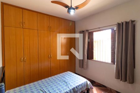 Casa à venda com 220m², 4 quartos e 3 vagas Casa à venda com 220m², 4 quartos e 3 vagasQuarto 02