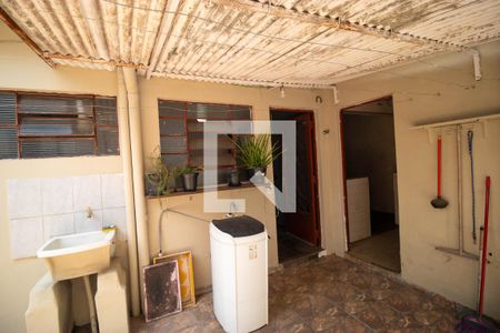 Casa à venda com 220m², 4 quartos e 3 vagas Casa à venda com 220m², 4 quartos e 3 vagasÁrea de Serviço da Casa 02