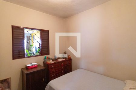 Casa à venda com 220m², 4 quartos e 3 vagas Casa à venda com 220m², 4 quartos e 3 vagasQuarto 01