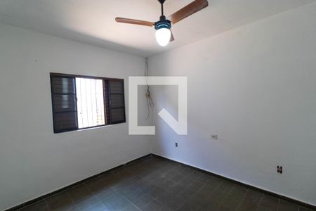 Casa à venda com 220m², 4 quartos e 3 vagas Casa à venda com 220m², 4 quartos e 3 vagasQuarto da Casa 02