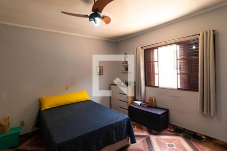 Casa à venda com 220m², 4 quartos e 3 vagas Casa à venda com 220m², 4 quartos e 3 vagasSuíte