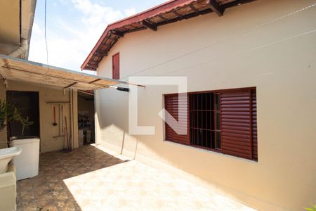 Casa à venda com 220m², 4 quartos e 3 vagas Casa à venda com 220m², 4 quartos e 3 vagasQuintal da Casa 02