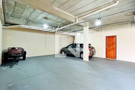 Casa de condomínio à venda com 254m², 3 quartos e 4 vagas Casa de condomínio à venda com 254m², 3 quartos e 4 vagasGaragem