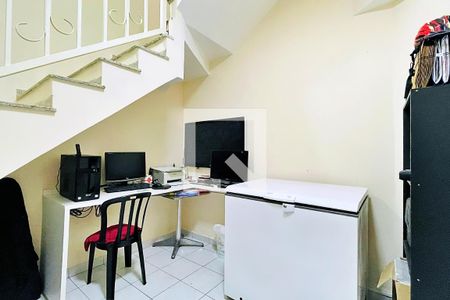 Casa de condomínio à venda com 254m², 3 quartos e 4 vagas Casa de condomínio à venda com 254m², 3 quartos e 4 vagasEscritório