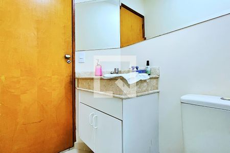 Casa de condomínio à venda com 254m², 3 quartos e 4 vagas Casa de condomínio à venda com 254m², 3 quartos e 4 vagasLavabo