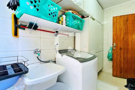 Casa de condomínio à venda com 254m², 3 quartos e 4 vagas Casa de condomínio à venda com 254m², 3 quartos e 4 vagasÁrea de Serviço
