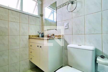 Casa de condomínio à venda com 254m², 3 quartos e 4 vagas Casa de condomínio à venda com 254m², 3 quartos e 4 vagasBanheiro da Suíte 2