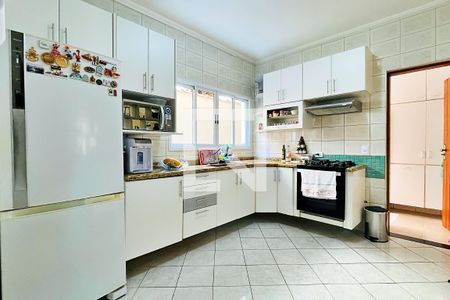 Casa de condomínio à venda com 254m², 3 quartos e 4 vagas Casa de condomínio à venda com 254m², 3 quartos e 4 vagasCozinha