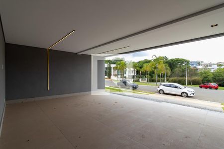 Casa de condomínio à venda com 462m², 3 quartos e 4 vagas Casa de condomínio à venda com 462m², 3 quartos e 4 vagas Área externa