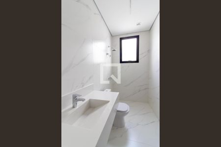 Casa de condomínio à venda com 462m², 3 quartos e 4 vagas Casa de condomínio à venda com 462m², 3 quartos e 4 vagasBanheiro Quarto 2